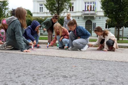 ETM NA PARKIRIŠČU V CENTRU CERKNICE 04 FOTO LJUBO VUKELIČ
